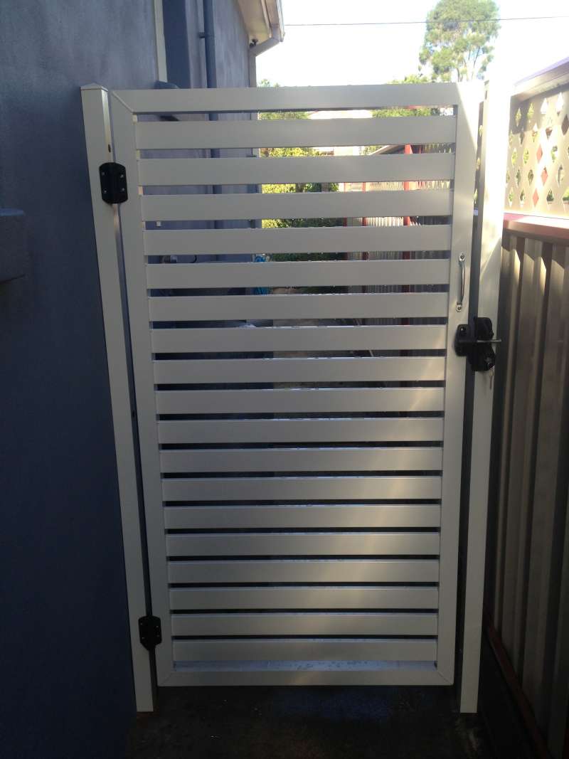 Powder coated Aluminium Gate with Horizontal Slats and 9-12mm gap.