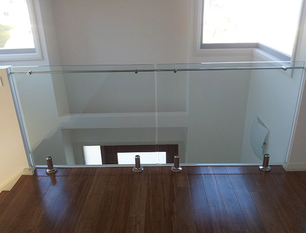 Frameless Top Mounted Glass